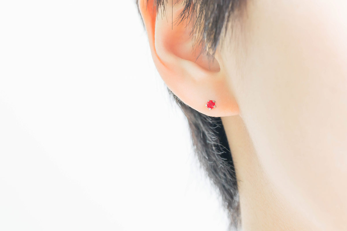 ピアスの穴開け